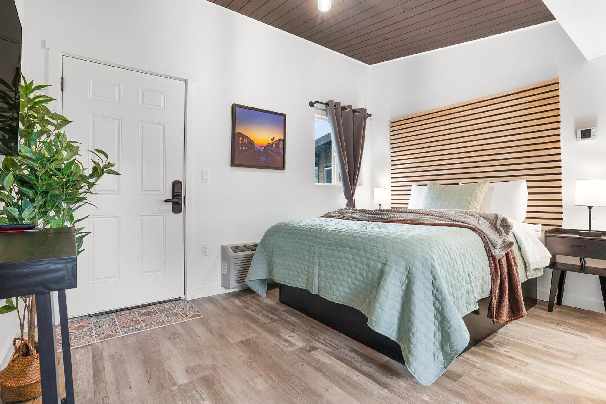 South Bay Inn Westport Bagian luar foto