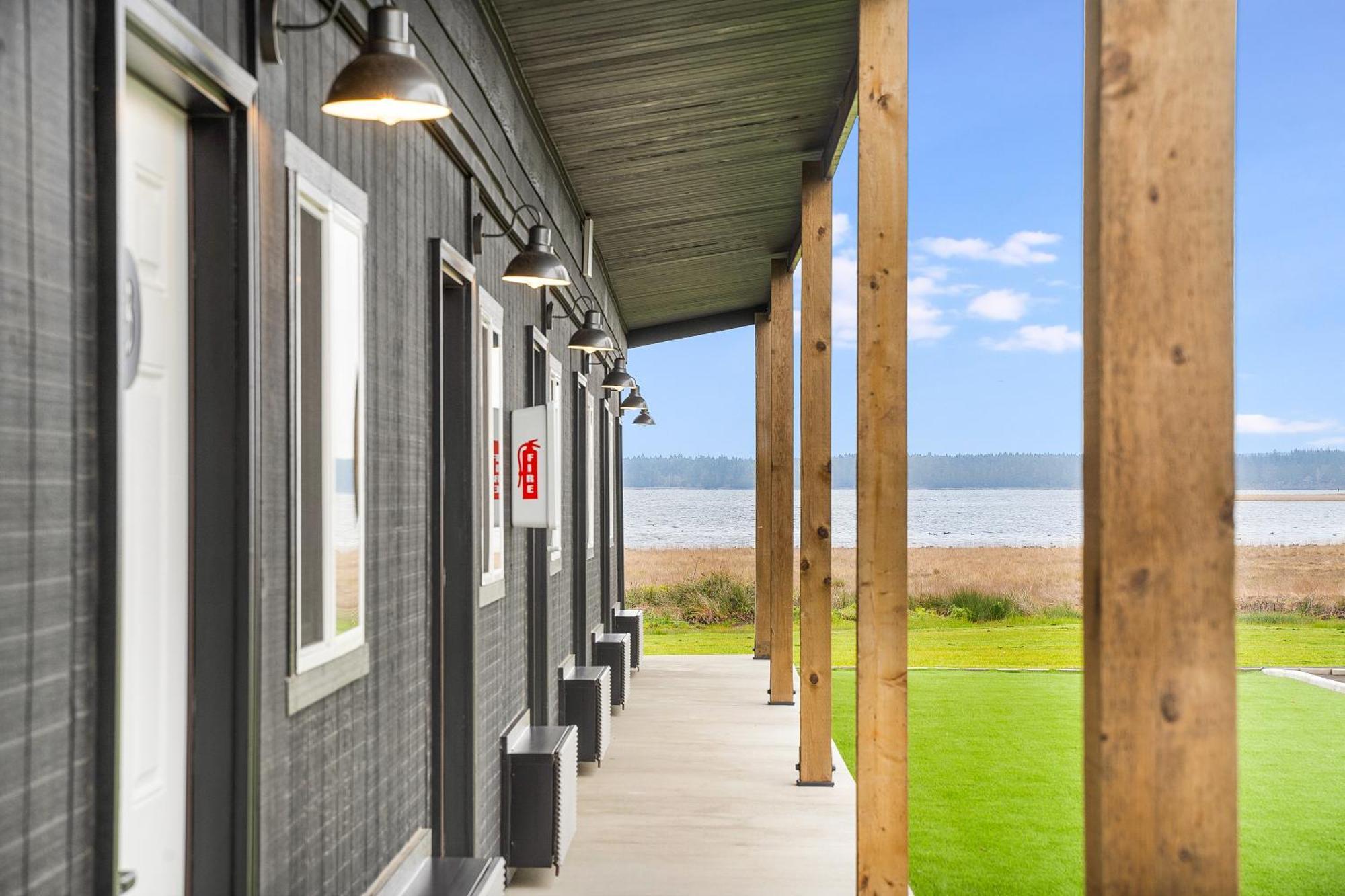 South Bay Inn Westport Bagian luar foto
