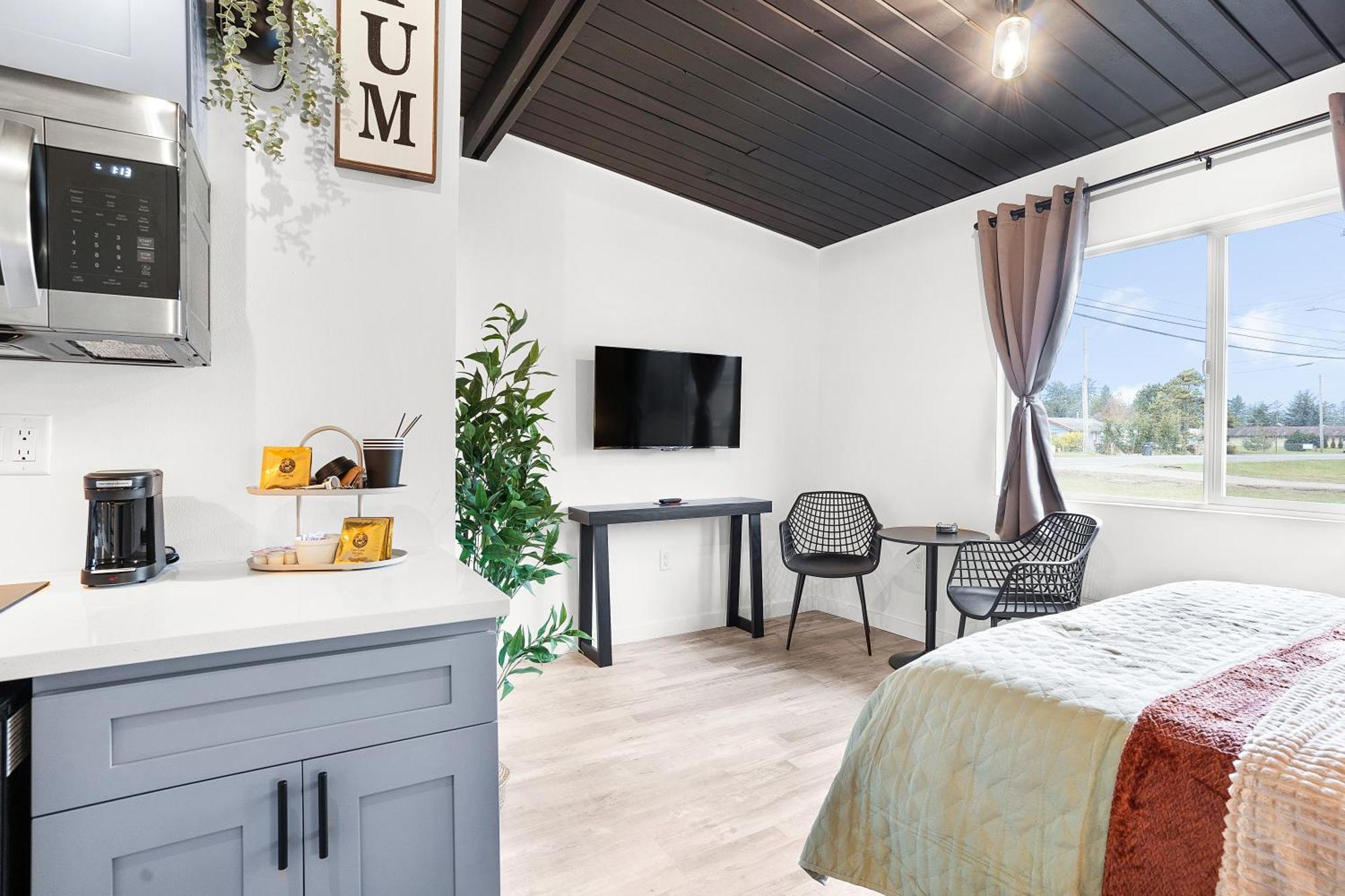 South Bay Inn Westport Bagian luar foto